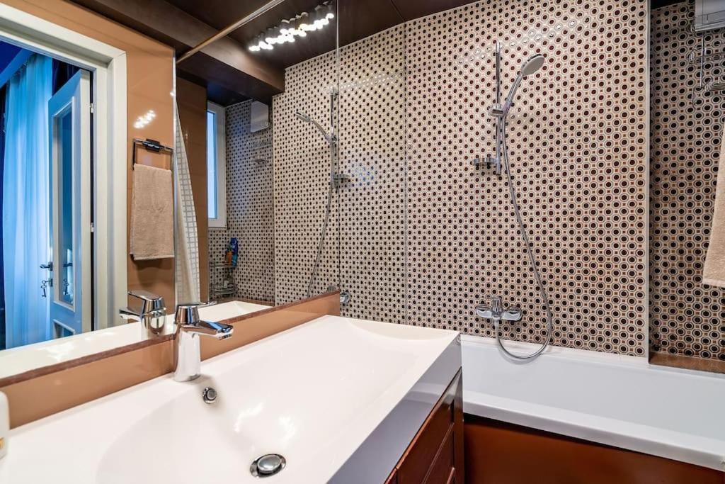 Modern - Central Apartment Bucarest Extérieur photo